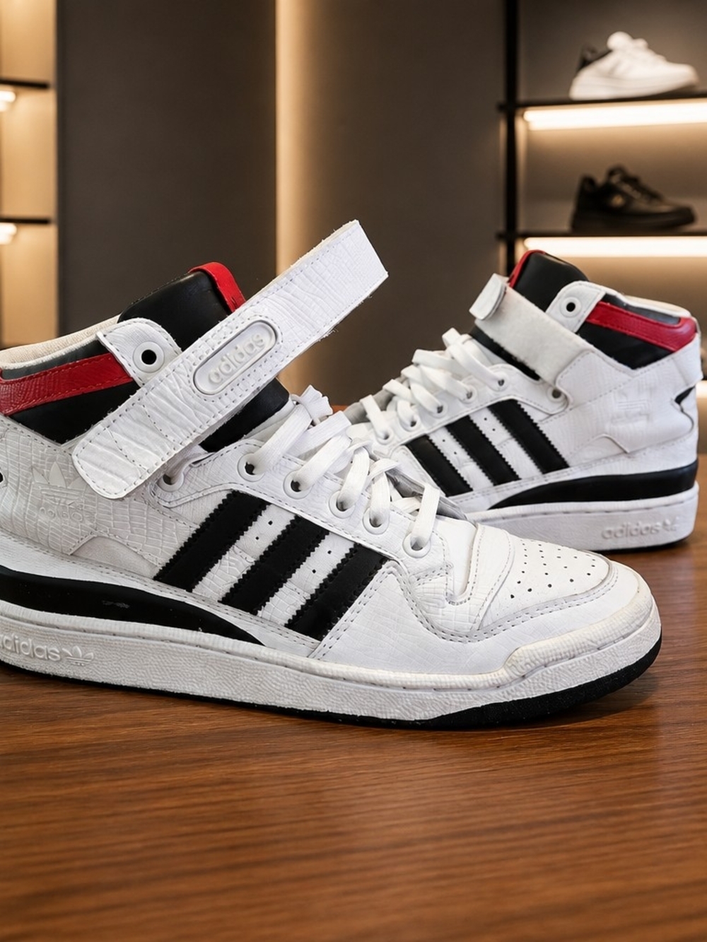 Adidas Originals Forum Mid Mens Size 8 White Athletic Basketball Shoes Sneakers